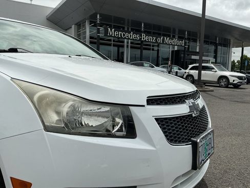 Used 2014 Chevrolet Cruze Eco w/ Enhanced Safety Package FWD image 4