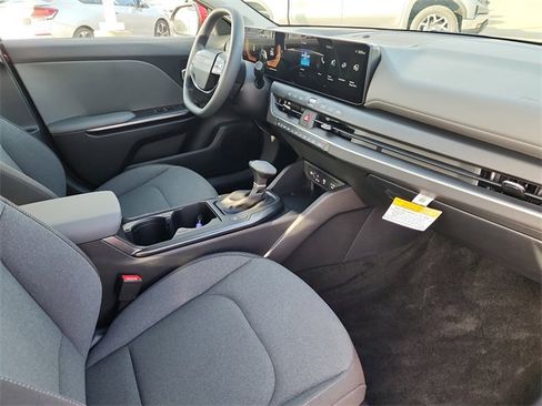 New 2025 Kia K4 LXS image 15