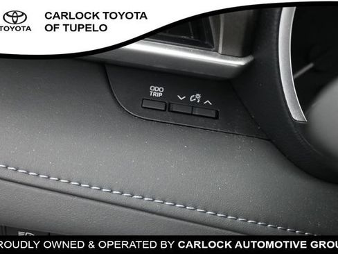 Used 2023 Toyota Highlander XLE AWD/4WD image 28
