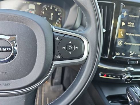 Used 2019 Volvo XC60 T6 Momentum w/ Multimedia Package AWD/4WD image 14