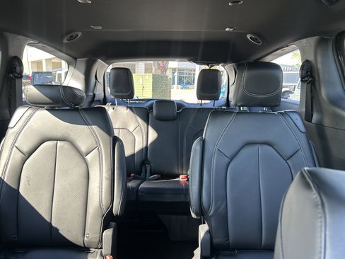 New 2026 Chrysler Pacifica Select w/ S Appearance Package image 17