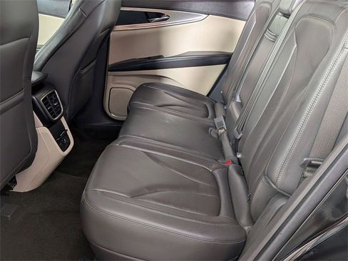 Used 2019 Lincoln Nautilus Select image 26