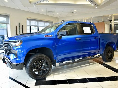 Used 2022 Chevrolet Silverado 1500 Custom Trail Boss AWD/4WD image 3