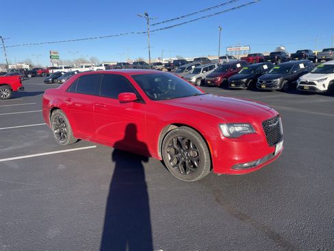 Used 2017 Chrysler 300 S image 25