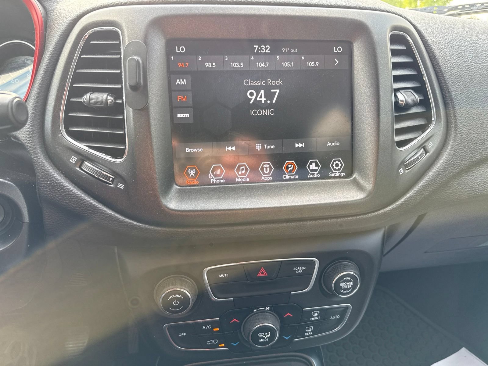 Used 2018 Jeep Compass Trailhawk AWD/4WD image 23