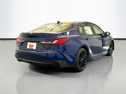 New 2026 Toyota Camry SE image 4
