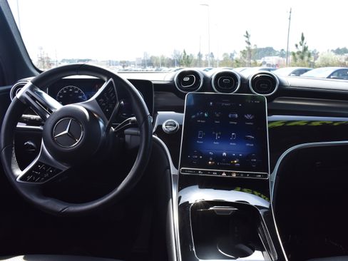 Used 2023 Mercedes-Benz GLC 300 4MATIC image 33