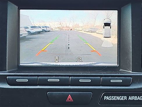 Used 2017 Ford Explorer XLT image 24