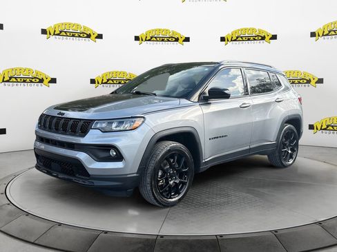 Used 2023 Jeep Compass Altitude image 1