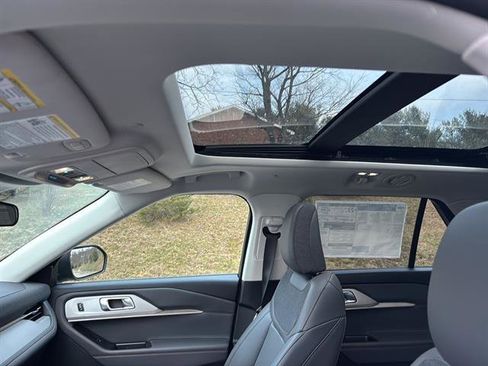 New 2025 Ford Explorer Active w/ Active Comfort Package image 14