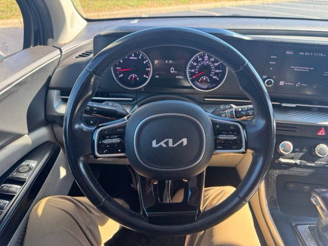 Used 2022 Kia Carnival LX FWD image 23