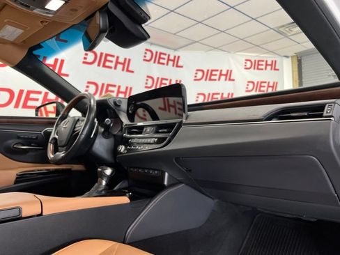 Used 2024 Lexus ES 300h w/ Accessory Package (Z1) FWD image 14