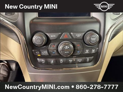 Used 2020 Jeep Grand Cherokee Laredo image 24