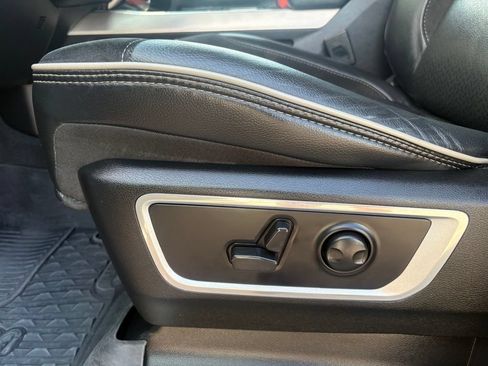 Used 2023 RAM 1500 Laramie AWD/4WD image 10