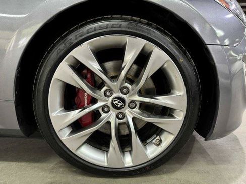 Used 2015 Hyundai Genesis 3.8 RWD image 20