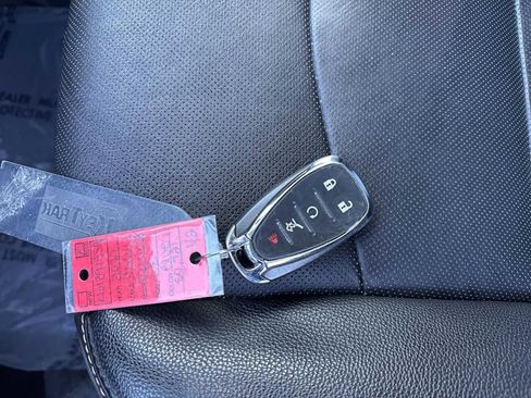 Used 2020 Chevrolet Equinox Premier image 35