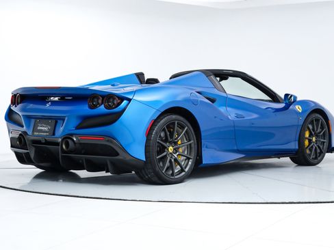 Certified 2022 Ferrari F8 Tributo image 3