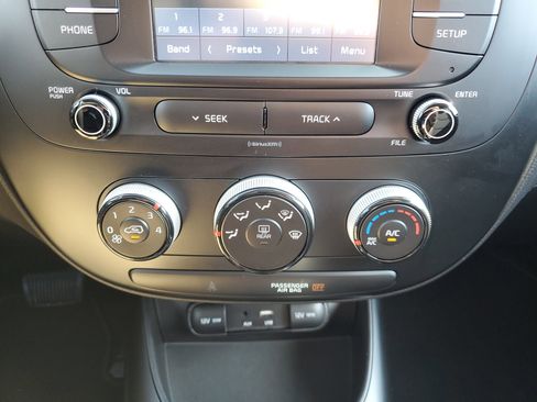 Used 2019 Kia Soul image 33