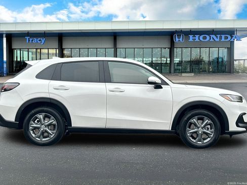 New 2026 Honda HR-V LX image 3