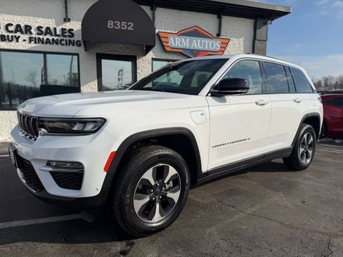 Used 2022 Jeep Grand Cherokee Limited 4xe w/ Luxury Tech Group II image 8