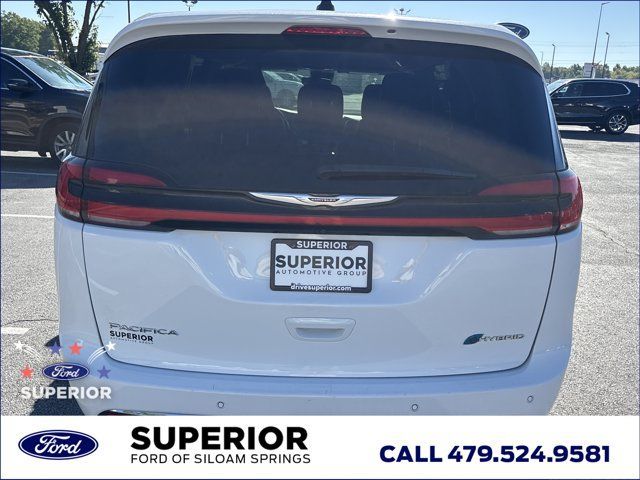 Used 2024 Chrysler Pacifica Limited FWD image 4
