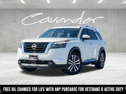 Used 2022 Nissan Pathfinder Platinum w/ Cargo Package