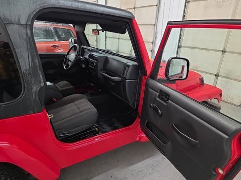 Used 2003 Jeep Wrangler X image 26