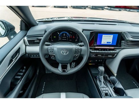 Used 2026 Toyota Camry SE w/ Convenience Package FWD image 19