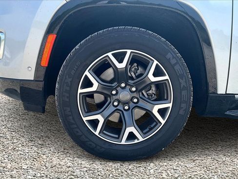 Used 2024 Jeep Wagoneer Series III image 9