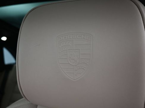Certified 2025 Porsche Macan AWD/4WD image 11