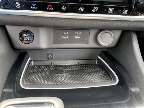 Certified 2025 Nissan Rogue SL w/ SL Premium Package FWD image 32