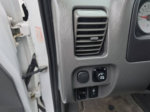 Used 2006 Ford Escape XLS AWD/4WD image 9