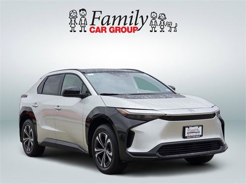 Used 2024 Toyota bZ4X XLE image 2