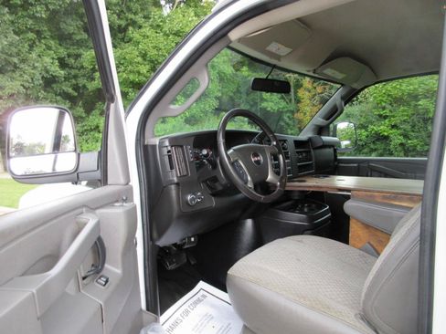 Used 2018 GMC Savana 2500 Extended w/ Driver Convenience Package RWD image 26