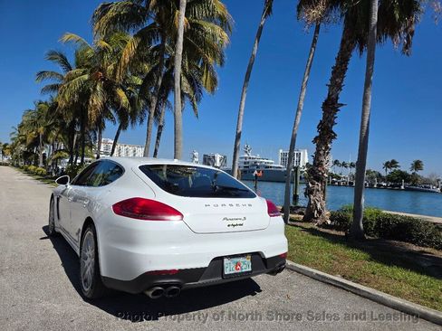 Used 2015 Porsche Panamera S image 36