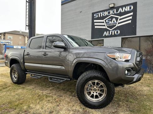 Used 2023 Toyota Tacoma SR AWD/4WD image 1