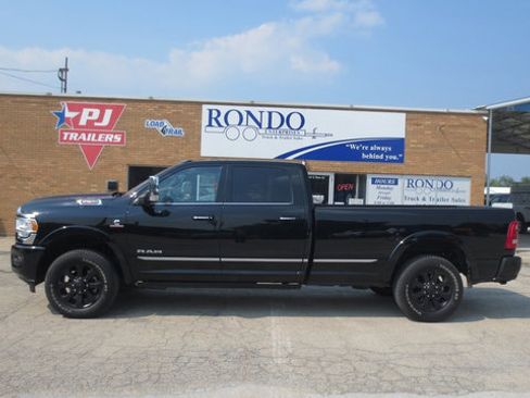 Used 2022 RAM 2500 Limited image 1