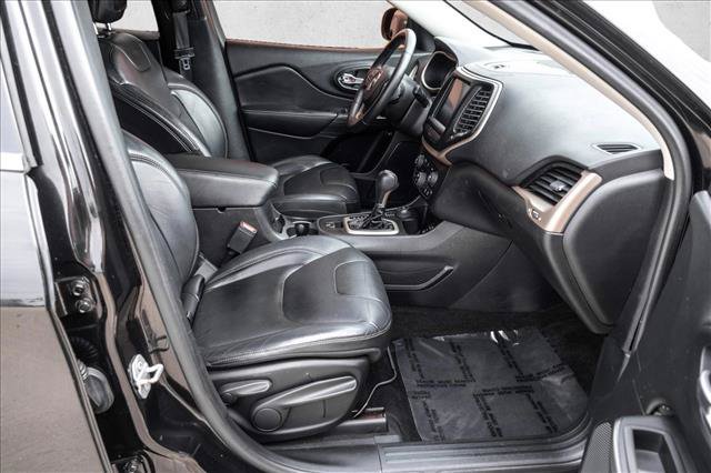 Used 2017 Jeep Cherokee Limited AWD/4WD image 24