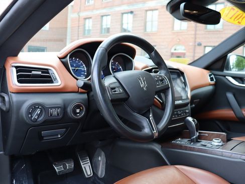 Used 2017 Maserati Ghibli S Q4 AWD/4WD image 11