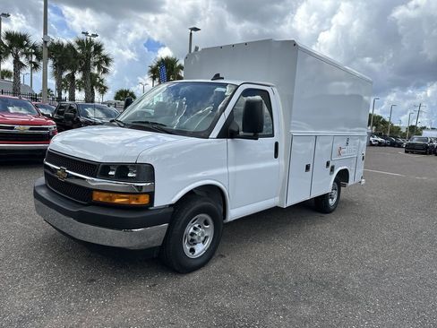 New 2025 Chevrolet Express 3500 Work Van w/ Power Convenience Package image 12