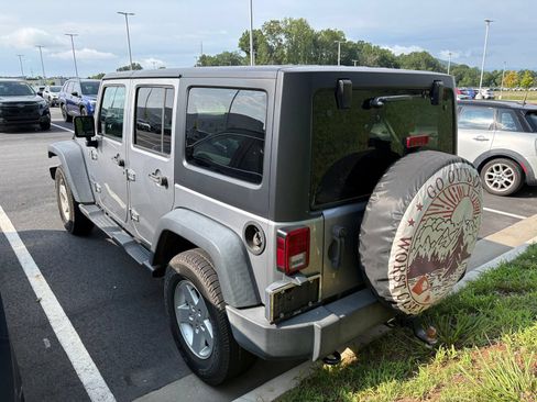 Used 2017 Jeep Wrangler Unlimited Sport w/ Quick Order Package 24S AWD/4WD image 4