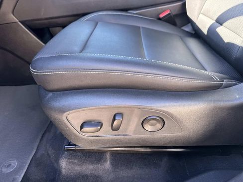 Certified 2025 Chevrolet Traverse LT image 18