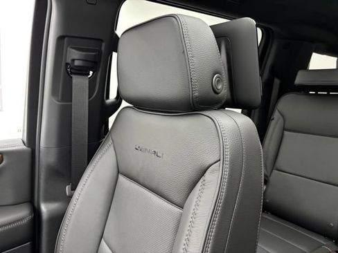 New 2026 GMC Yukon XL Denali w/ Denali Reserve Package AWD/4WD image 50