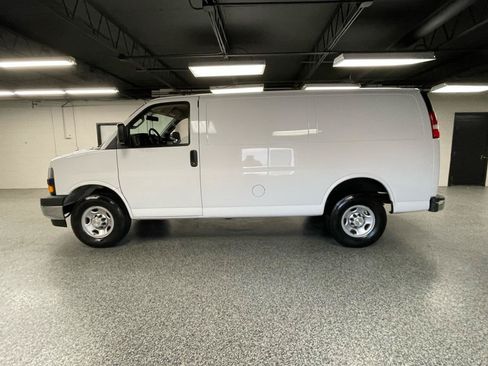 Used 2020 Chevrolet Express 2500 w/ Driver Convenience Package RWD image 8