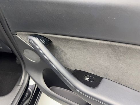 Used 2021 Tesla Model Y Long Range image 43