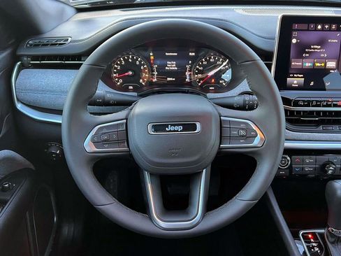 Certified 2024 Jeep Compass Latitude image 13