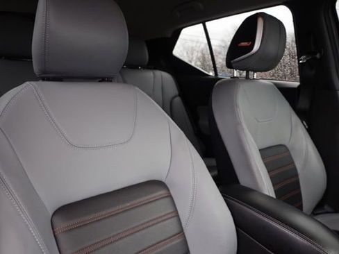 Used 2024 Nissan Kicks SR w/ SR Premium Package image 36