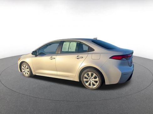 Used 2025 Toyota Corolla LE image 10