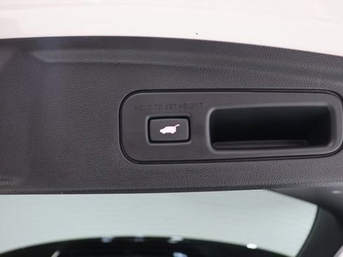 Used 2025 Acura MDX SH-AWD image 37