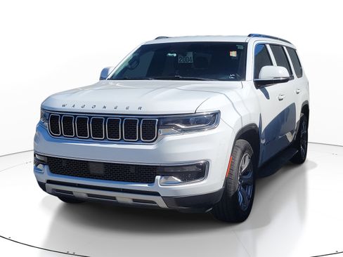 Used 2022 Jeep Wagoneer Series II w/ Rear Seat Video Group 1 image 3